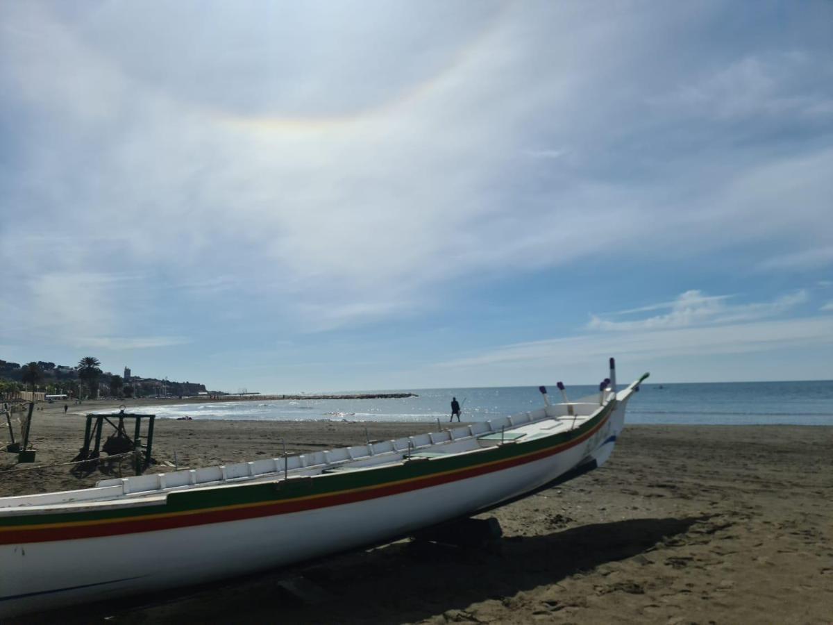 Apartamento Cerca De La Playa Appartement Málaga Buitenkant foto